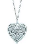 [N0137] Collar corazón grabado flor plata 925