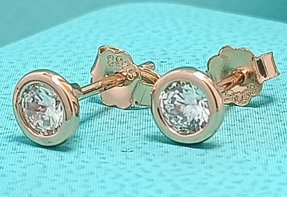 Aretes Tiffany Solitario Bisel Oro Rosa