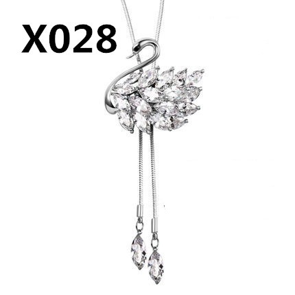 Collar Swarovski Cisne Cristal Blanco con Borlas