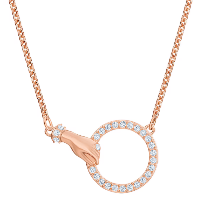 Collar Mano Sosteniendo Aro Pavé Oro Rosa