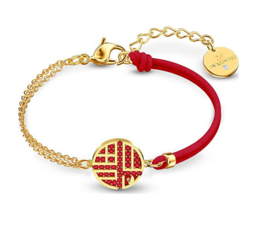 Brazalete Swarovski cordón rojo medallón dorado