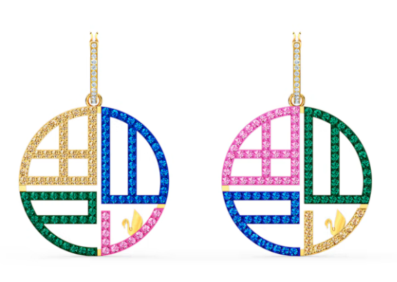 Aretes círculo mandala multicolor con cisne baño dorado