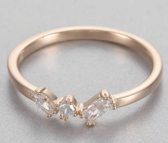 Anillo banda curva 3 cristales marquise oro rosa