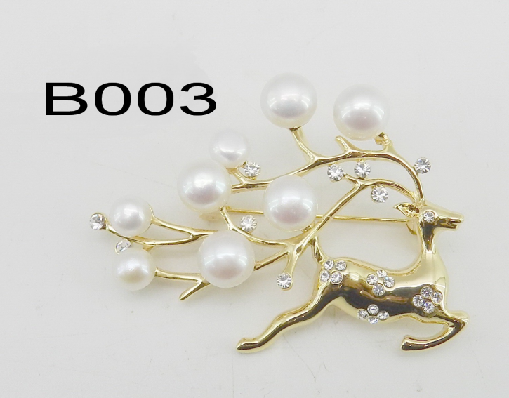 Broche Swarovski Venado Perlas y Cristal Dorado