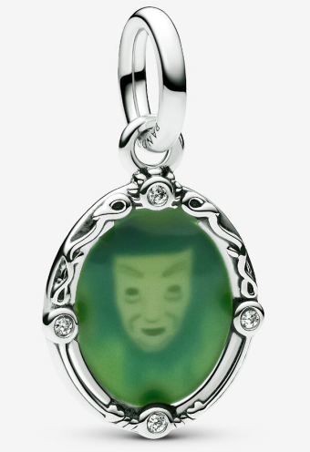 Charm colgante ovalado misterioso piedra verde