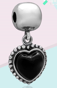 Charm colgante corazón esmalte negro con borde de perlitas