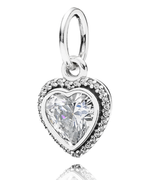 Charm colgante corazón circonia talla corazón con halo pavé