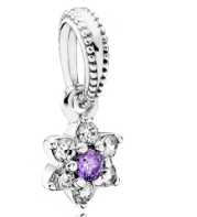 Charm colgante flor circonias lila y transparentes