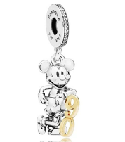 [P376] Charm colgante Mickey Mouse sentado detalle dorado