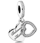 Charm colgante doble corazón Beloved Mom y contorno pavé Pandora