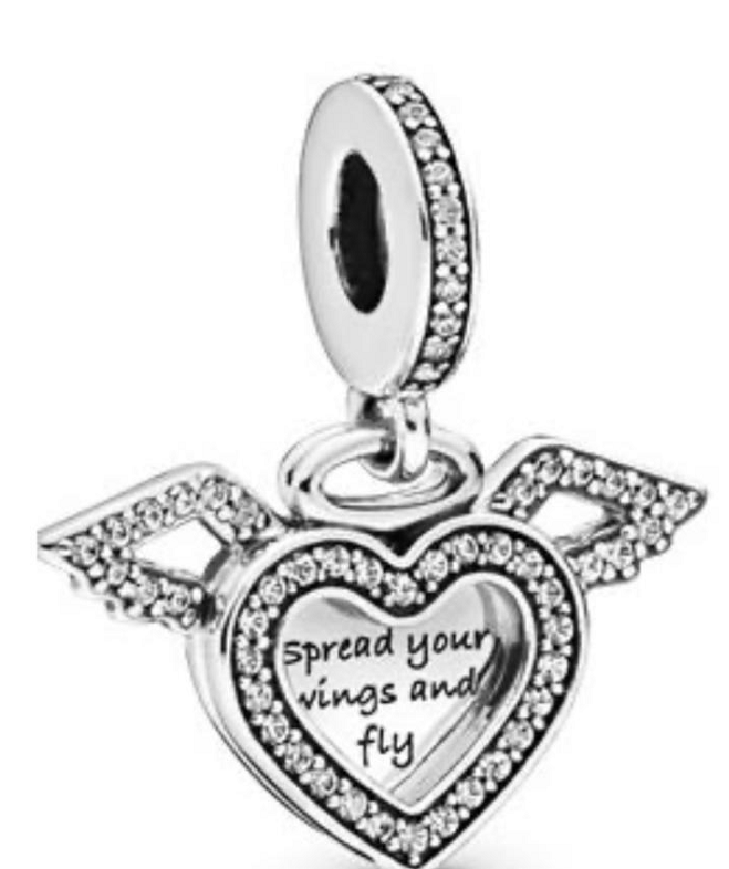 Charm colgante corazón alado "Spread your wings and fly"