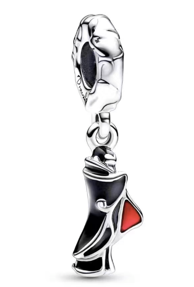Charm colgante capa de bruja esmalte negro y rojo