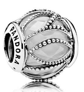 Charm Pandora facetado blanco translúcido