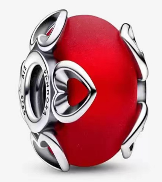 Charm cristal Murano rojo corazones calados