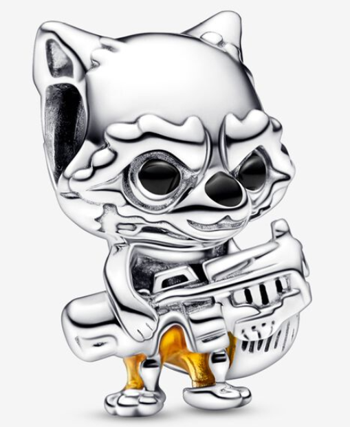 Charm mapache plata con detalles dorados
