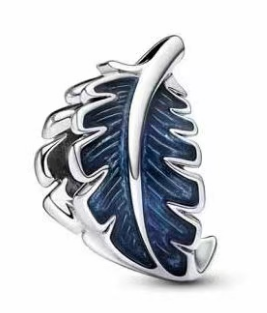 Charm pluma esmalte azul degradado
