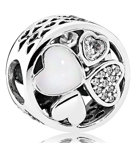 Charm Pandora corazones combinados esmalte y pavé