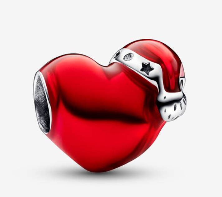 Charm corazón esmalte rojo gorro navideño plateado