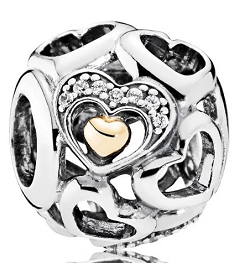 Charm bola calada corazones con detalle dorado