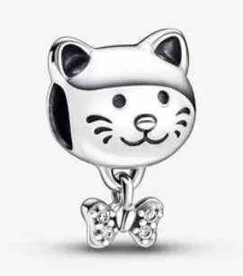 Charm Gato con Moño Pavé