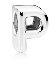 Charm letra P Pandora plata