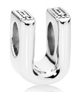 Charm letra U Pandora plata