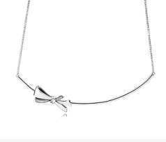 Collar barra curva con moño plata Pandora