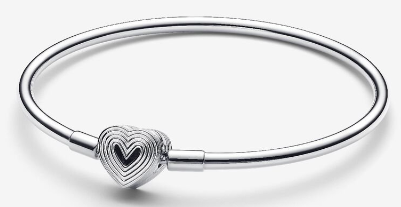 Brazalete rígido Pandora corazón texturizado plata