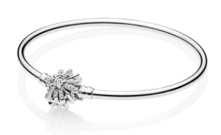 Brazalete rígido Pandora cierre estrella pavé