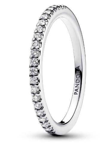 Anillo Pandora media alianza circonias transparentes