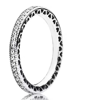 Anillo Pandora Banda Recta Corazones Calados y Circonias