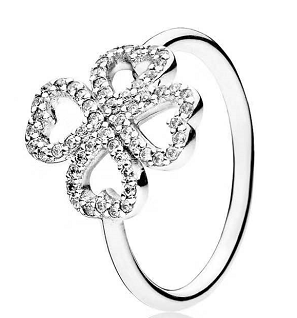 Anillo Pandora trébol pavé plata