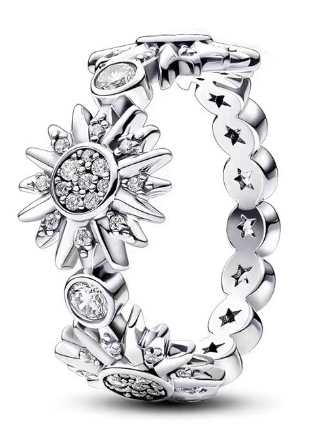 Anillo Pandora Sol Radiante con Estrellas Caladas