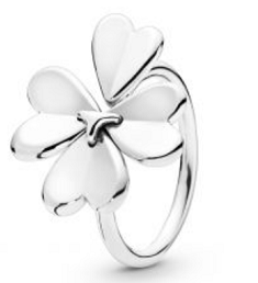 Anillo Pandora Trébol de Corazones Esmalte Blanco